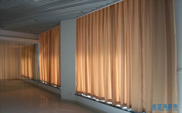 辦公室窗簾的用途及優(yōu)缺點和辦公室窗簾的選擇技巧 金藝濤窗簾