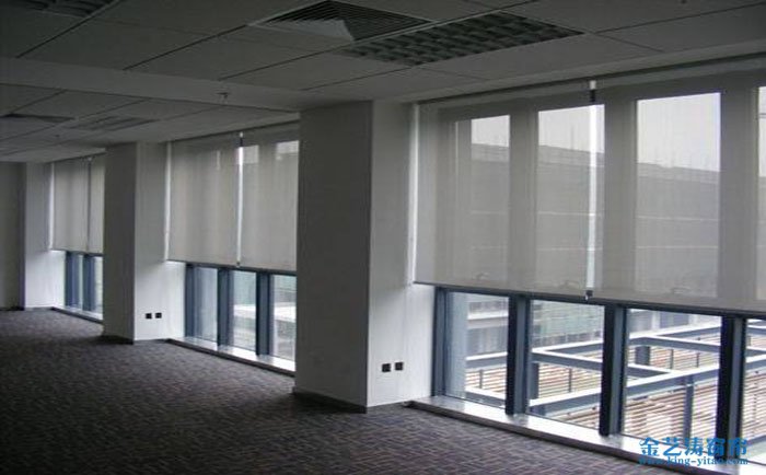 電動窗簾優(yōu)勢一：方便操控，使用體驗高